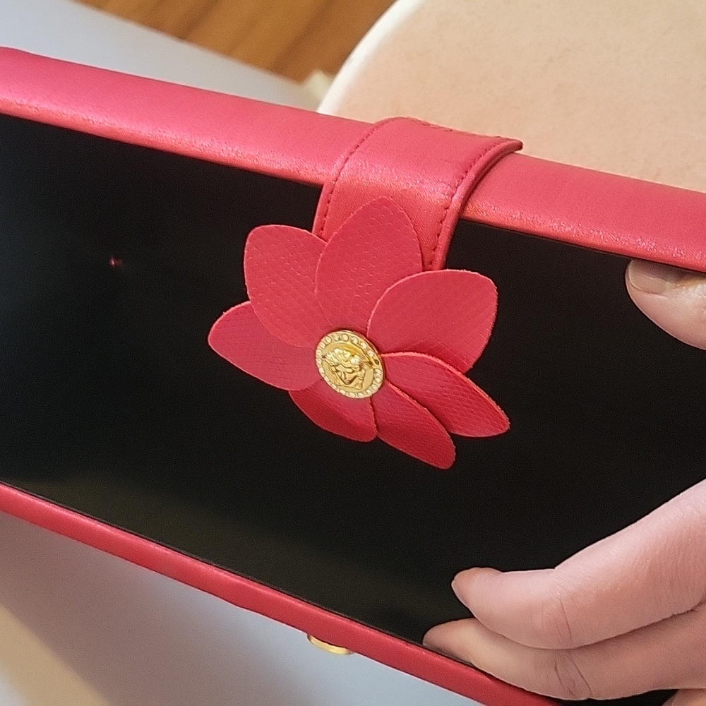 RARE VERSACE MEDUSA LOGO CLUTCH MAKE-UP EVENING BAG - Picture 6 of 6